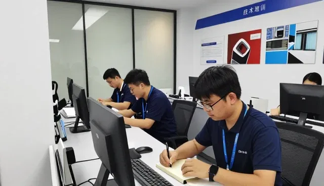 学校与医院变化带来的技术外包等需求